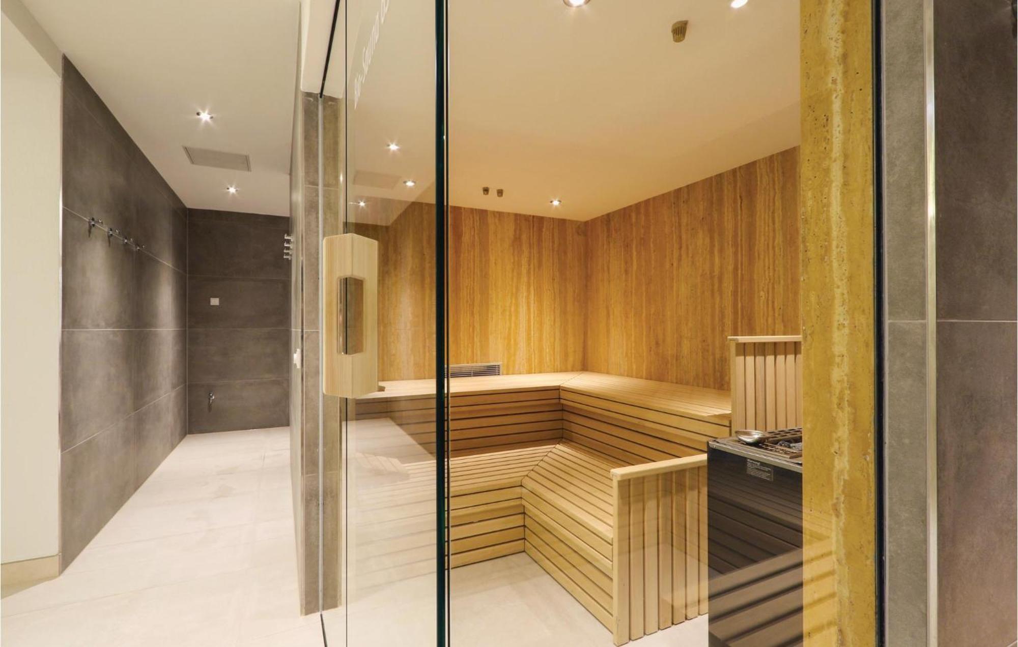 Prince Apartment *